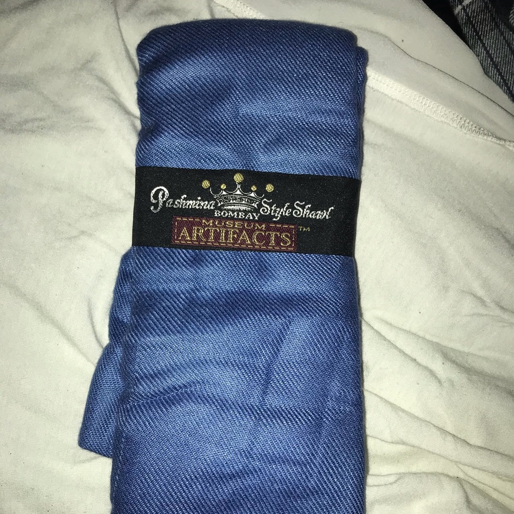 Pashmina style shawl